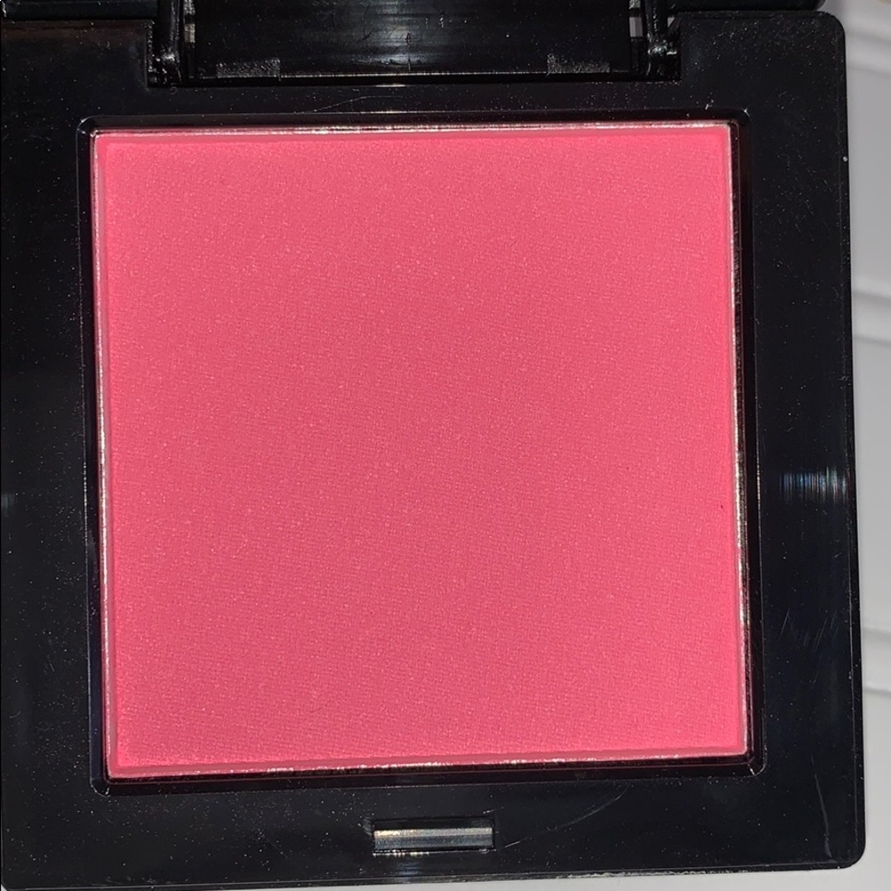 BNIB HIKARI TANGO BLUSH